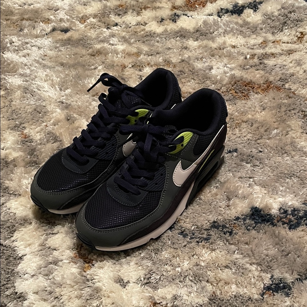 Nike Air Max 90 Navy and Green Sneakers